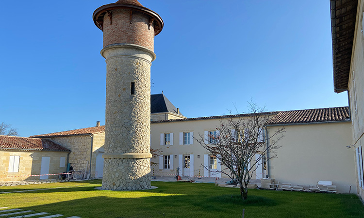Requalification de le cour principale du Château Brane Cantenac dans le Médoc